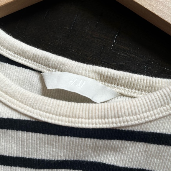 H&M Top - Picture 3 of 4